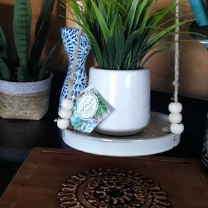 BNWT: 2 pc. Artisan Hanging Platform